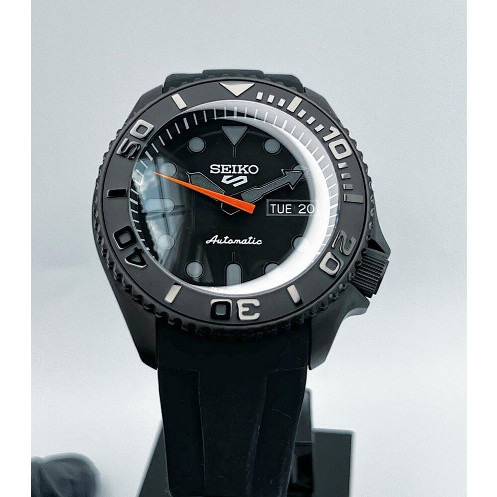 Seiko skx black mod top